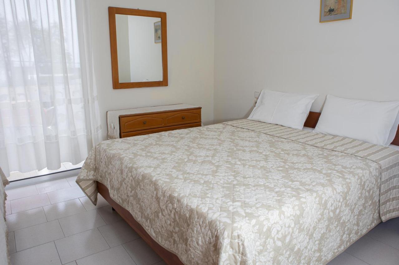 Ronzi Apartments Kamena Vourla Dış mekan fotoğraf